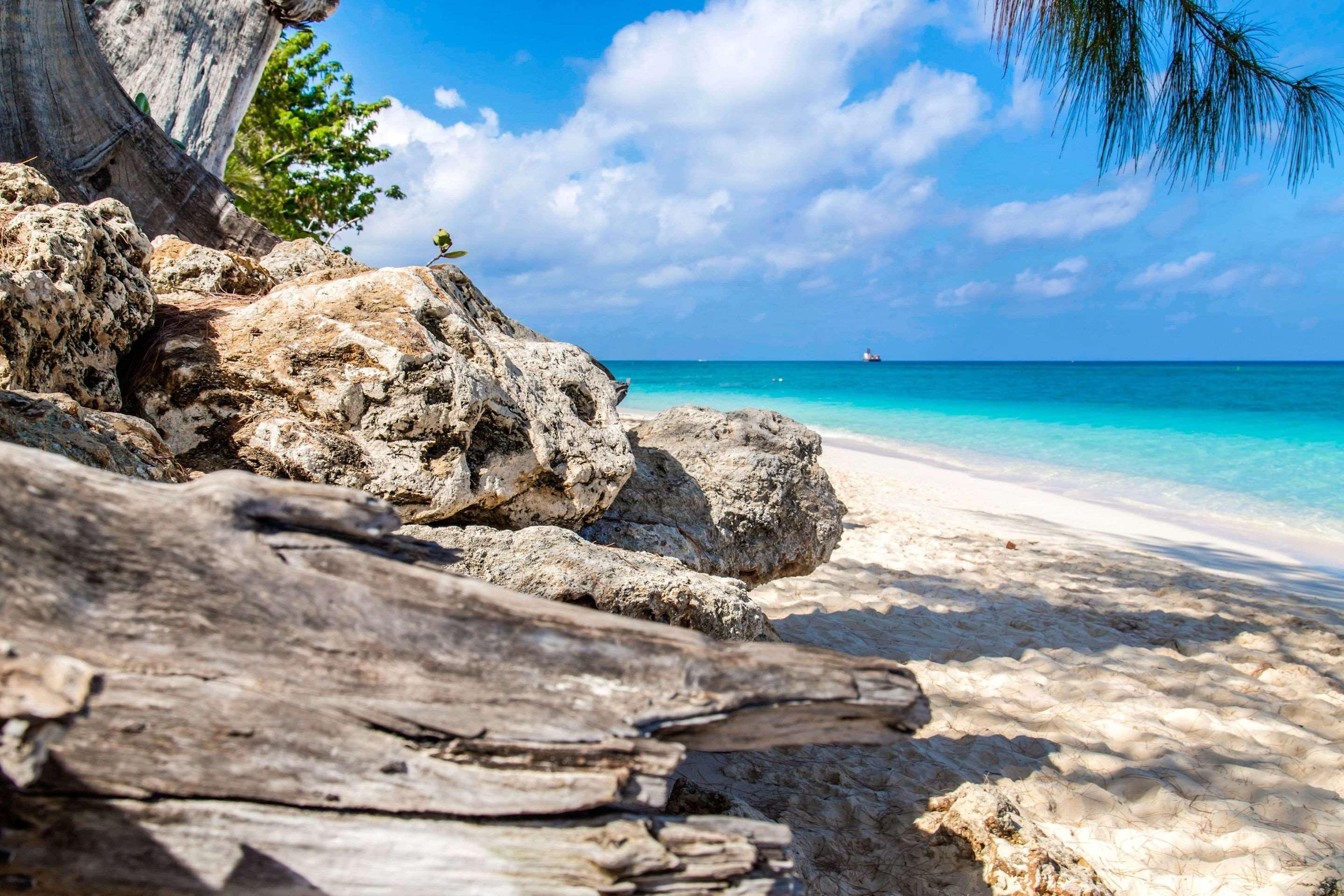 Hampton By Hilton Grand Cayman Seven Mile Beach George Town Dış mekan fotoğraf