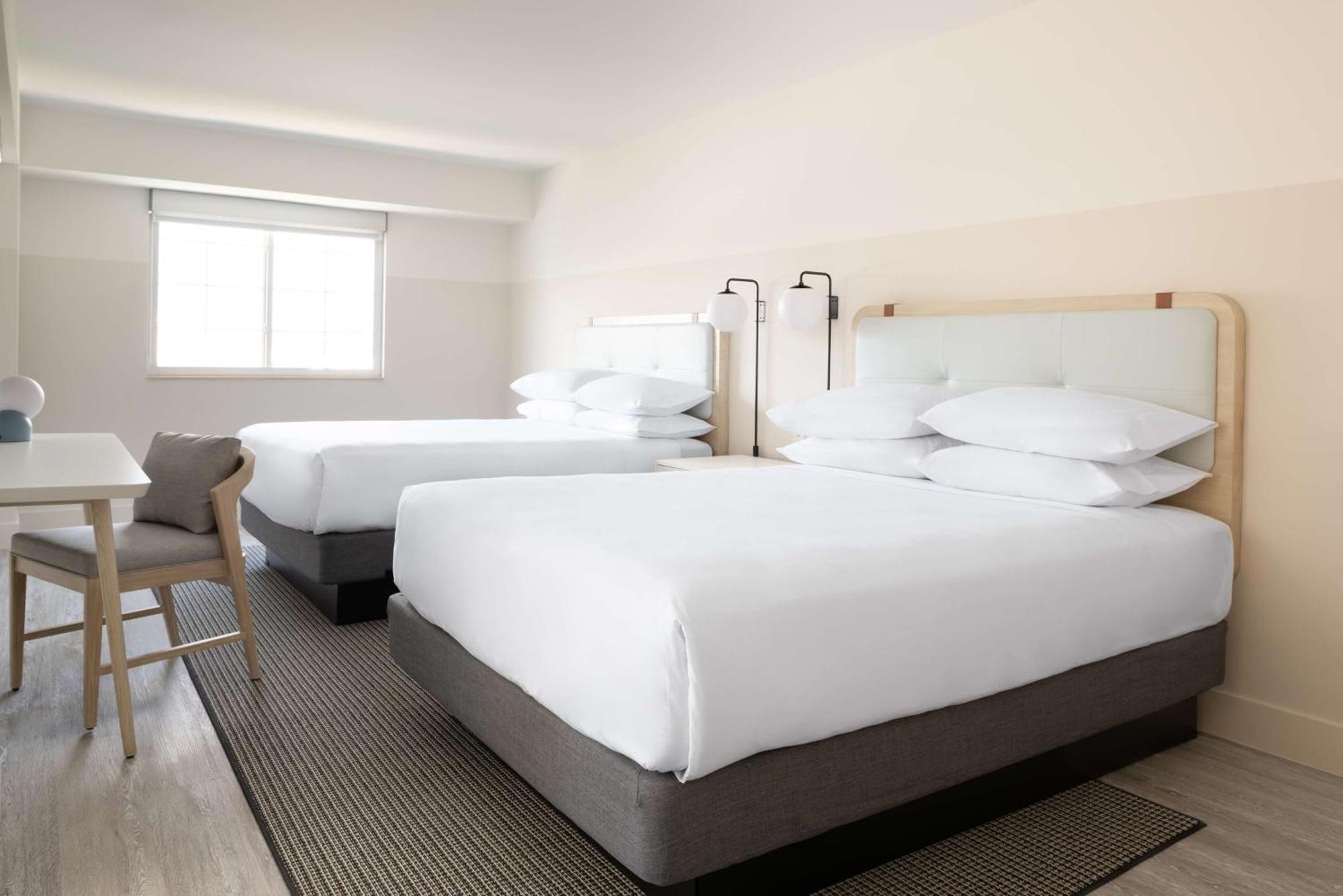 Hampton By Hilton Grand Cayman Seven Mile Beach George Town Dış mekan fotoğraf