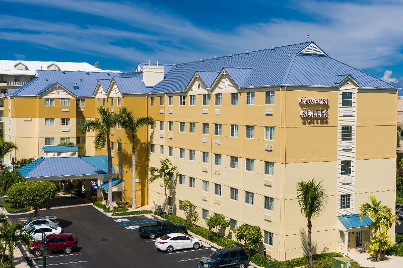 Hampton By Hilton Grand Cayman Seven Mile Beach George Town Dış mekan fotoğraf